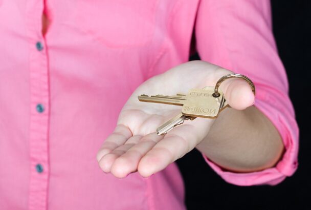 Average rate on a 30-year U.S. mortgage hits 6.91%, according to Freddie Mac, the highest since July
