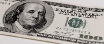 – The intraday high is 298.58 USD and the intraday low is 290.7 USD.